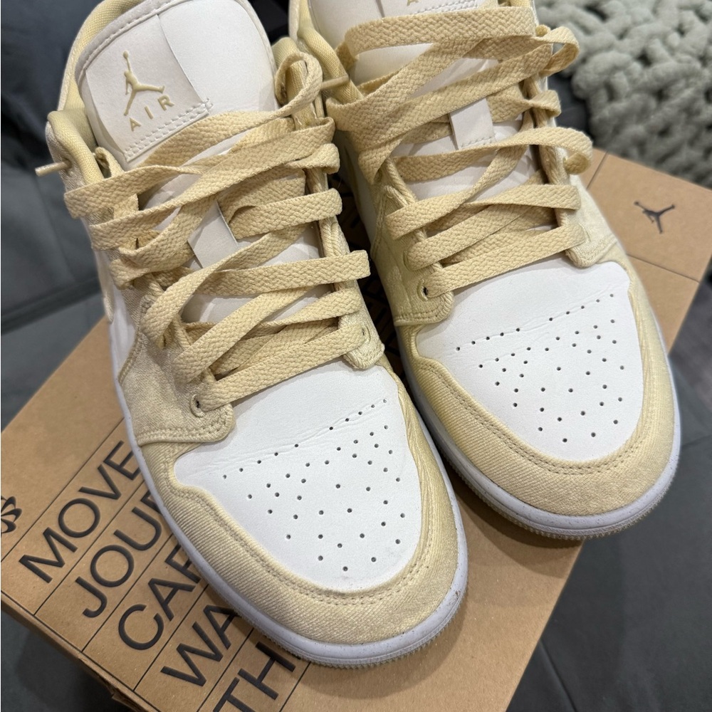 WMNS Jordan 1 low - Picture 4 of 5